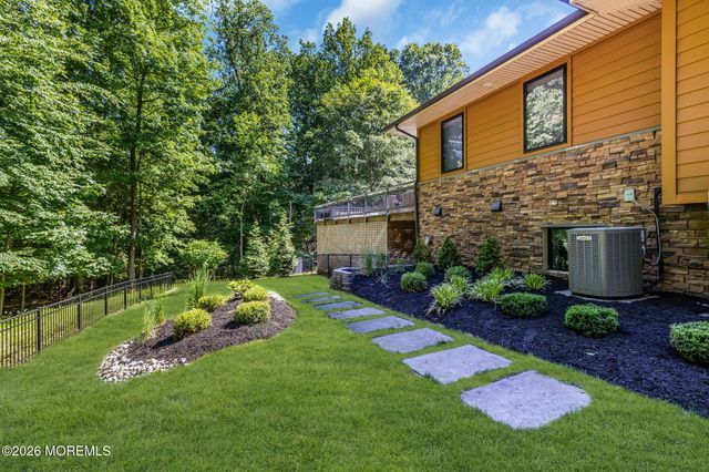 17 Hidden Hollow Terrace, Holmdel, NJ 07733