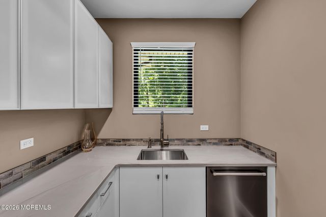 17 Hidden Hollow Terrace, Holmdel, NJ 07733