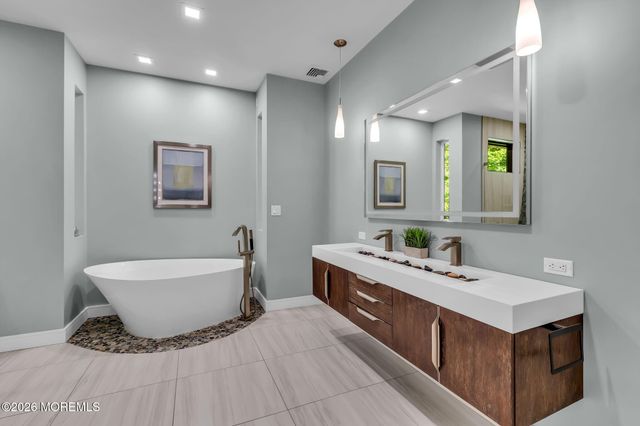 17 Hidden Hollow Terrace, Holmdel, NJ 07733