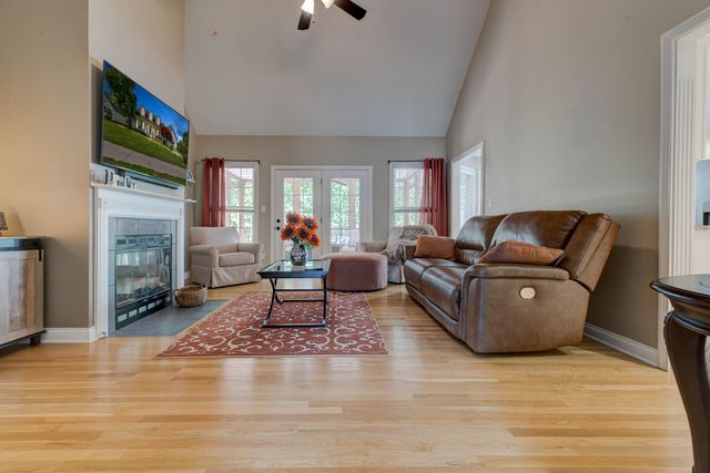 207 Hibiscus Lane, Winchester, KY 40391