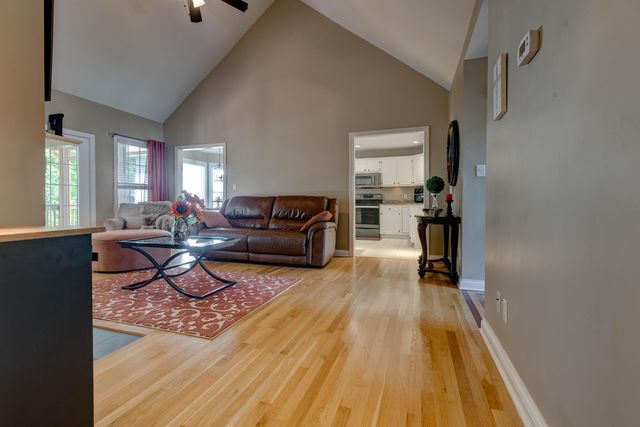 207 Hibiscus Lane, Winchester, KY 40391