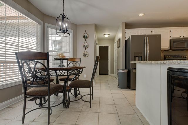 207 Hibiscus Lane, Winchester, KY 40391