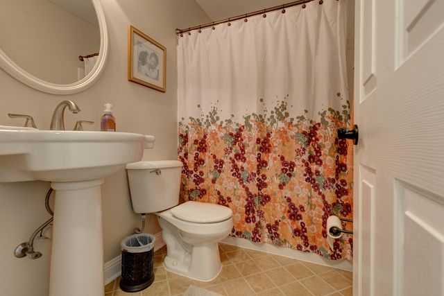 207 Hibiscus Lane, Winchester, KY 40391