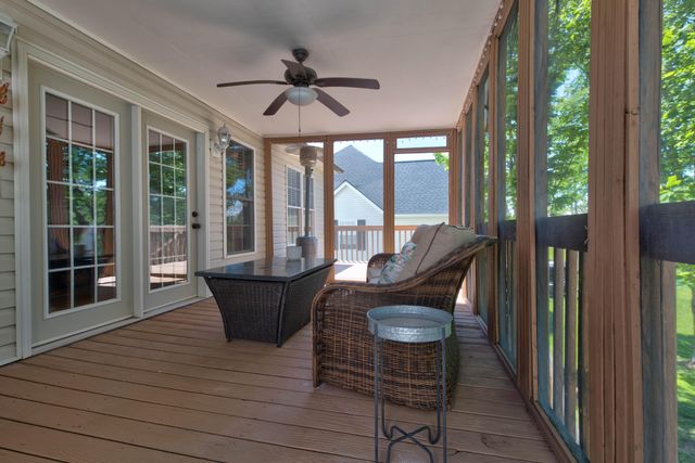 207 Hibiscus Lane, Winchester, KY 40391