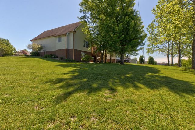 207 Hibiscus Lane, Winchester, KY 40391