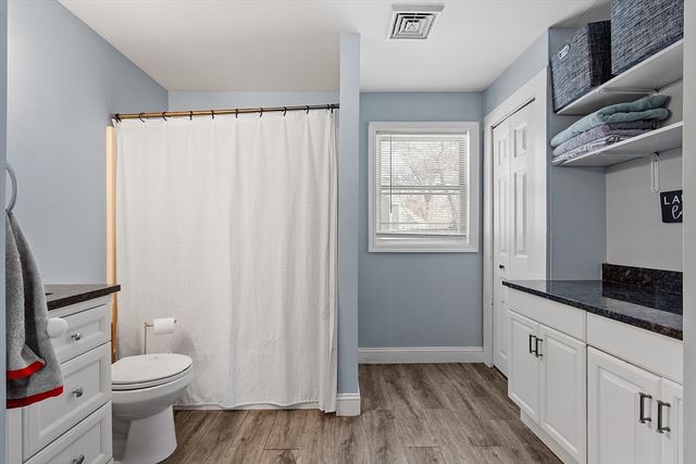 127 Thornton Ave, Lowell, MA 01852