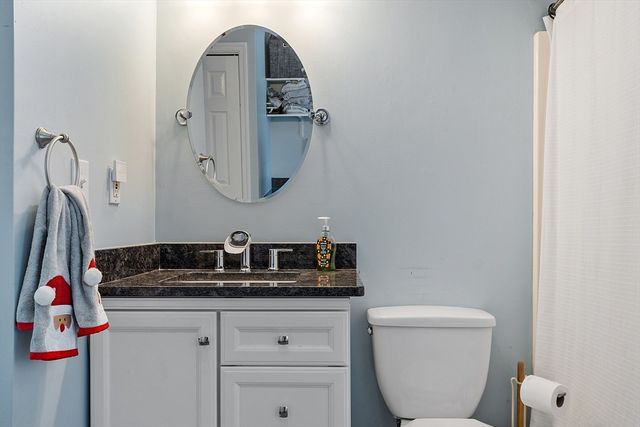 127 Thornton Ave, Lowell, MA 01852