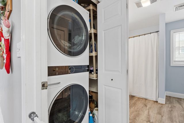 127 Thornton Ave, Lowell, MA 01852