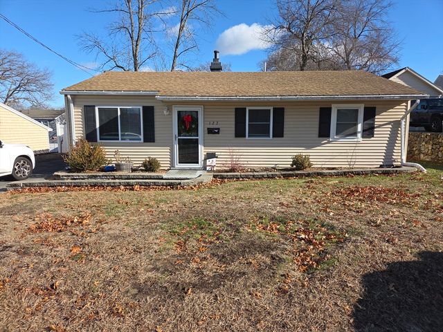 127 Thornton Ave, Lowell, MA 01852