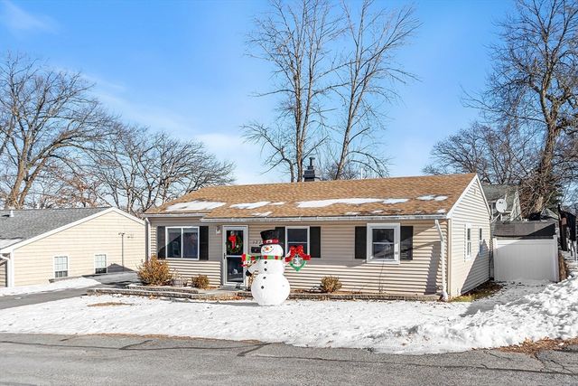 127 Thornton Ave, Lowell, MA 01852