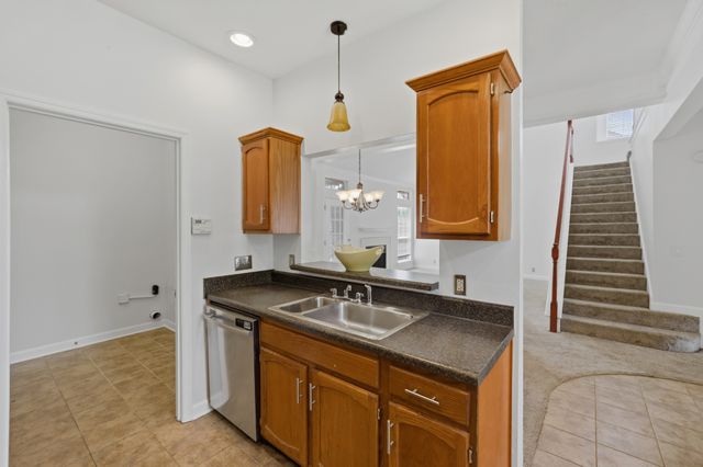 785 Jaywood Dr, Old Hickory, TN 37138