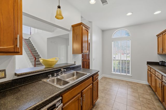 785 Jaywood Dr, Old Hickory, TN 37138