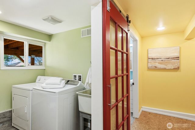 6750 36th Avenue SW, Seattle, WA 98126