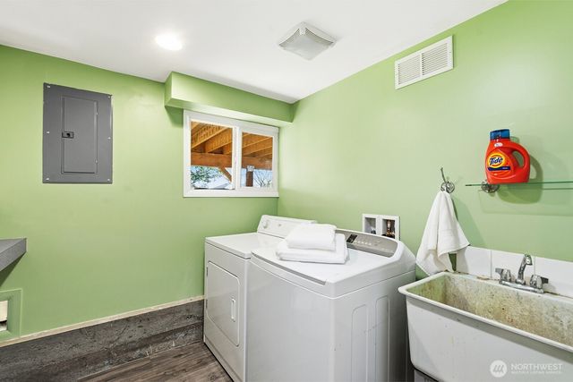 6750 36th Avenue SW, Seattle, WA 98126