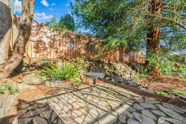 6750 36th Avenue SW, Seattle, WA 98126