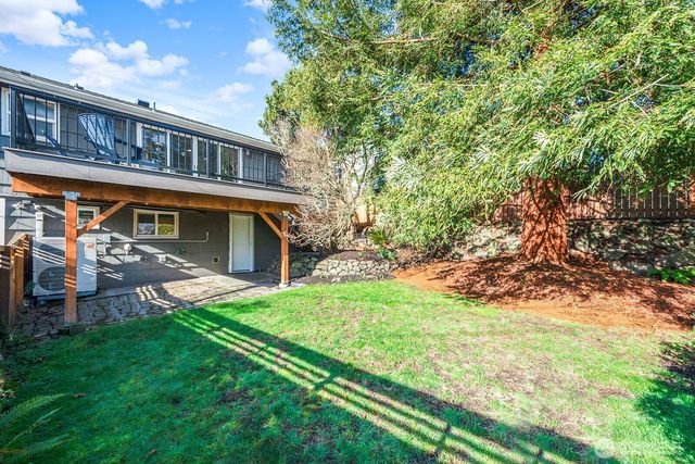 6750 36th Avenue SW, Seattle, WA 98126