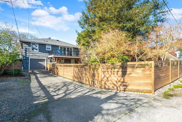 6750 36th Avenue SW, Seattle, WA 98126