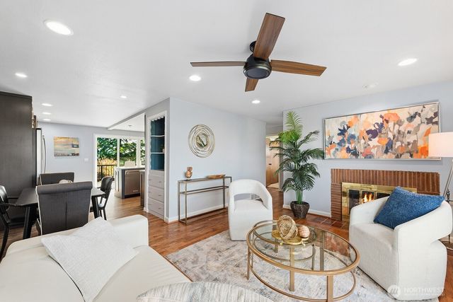 6750 36th Avenue SW, Seattle, WA 98126