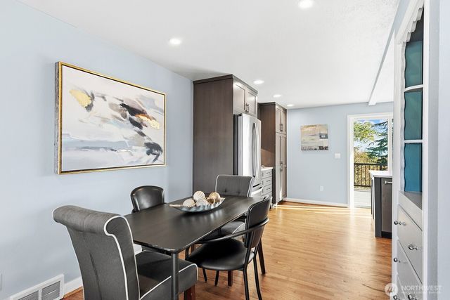 6750 36th Avenue SW, Seattle, WA 98126