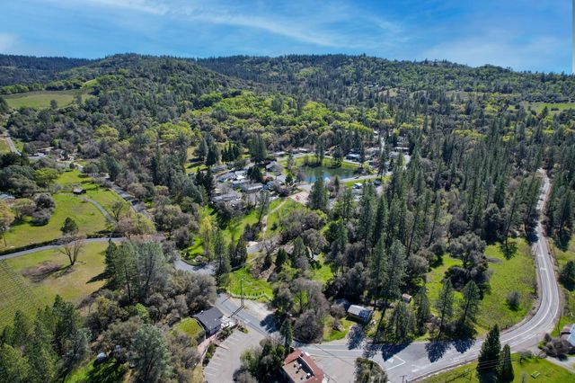 7935 Fairplay Rd, Somerset, CA 95684