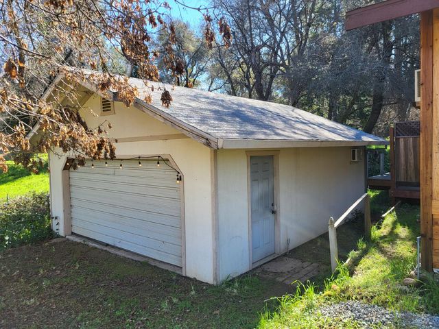 7935 Fairplay Rd, Somerset, CA 95684