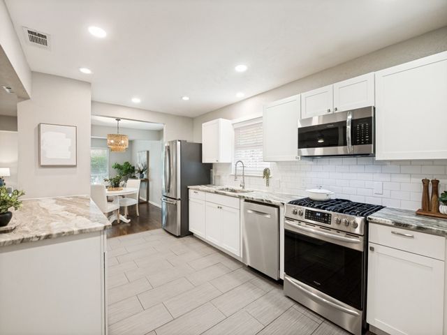 3228 Cedarcroft Lane, Dallas, TX 75233