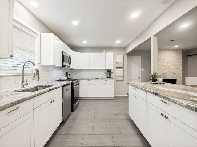 3228 Cedarcroft Lane, Dallas, TX 75233