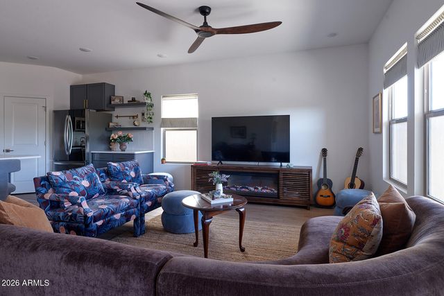 3053 W STRAIGHT ARROW Lane, Phoenix, AZ 85083