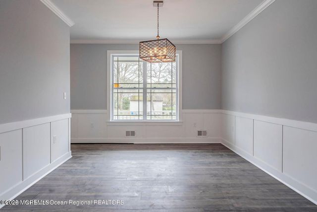 751 Leeward Avenue, Beachwood, NJ 08722