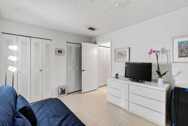 6737 Via Regina, Boca Raton, FL 33433