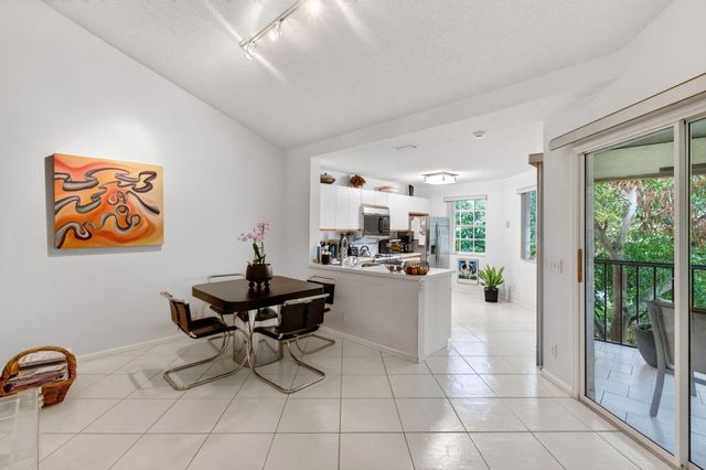 6737 Via Regina, Boca Raton, FL 33433