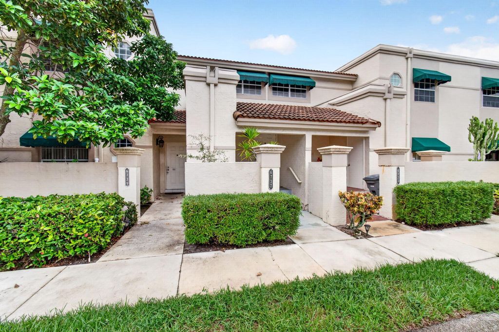 6737 Via Regina, Boca Raton, FL 33433