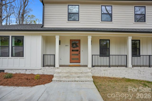 2011 E Barden Road, Charlotte, NC 28226