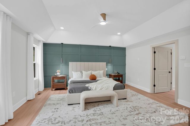 2011 E Barden Road, Charlotte, NC 28226