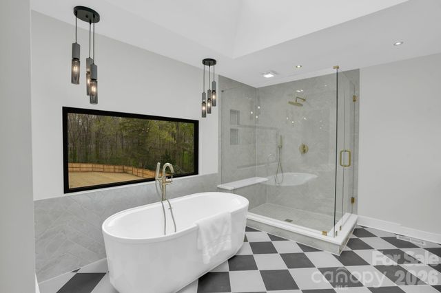 2011 E Barden Road, Charlotte, NC 28226