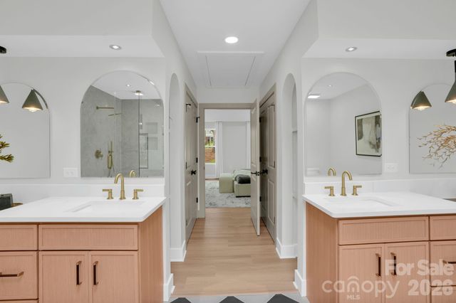 2011 E Barden Road, Charlotte, NC 28226