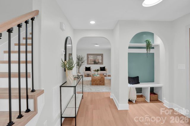 2011 E Barden Road, Charlotte, NC 28226