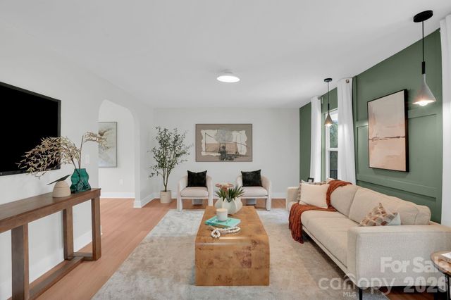 2011 E Barden Road, Charlotte, NC 28226