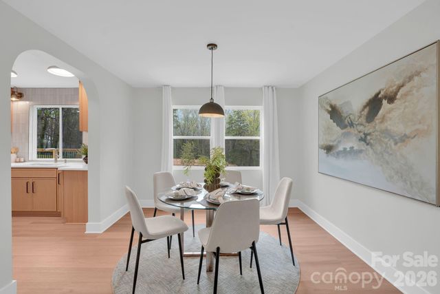 2011 E Barden Road, Charlotte, NC 28226