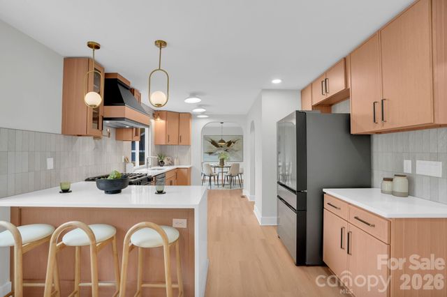 2011 E Barden Road, Charlotte, NC 28226