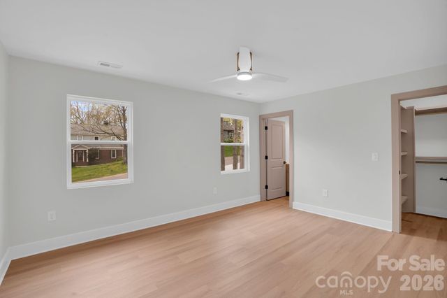 2011 E Barden Road, Charlotte, NC 28226