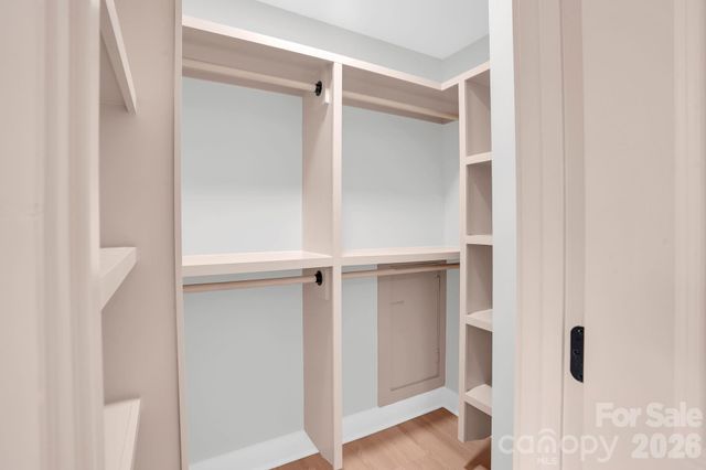 2011 E Barden Road, Charlotte, NC 28226