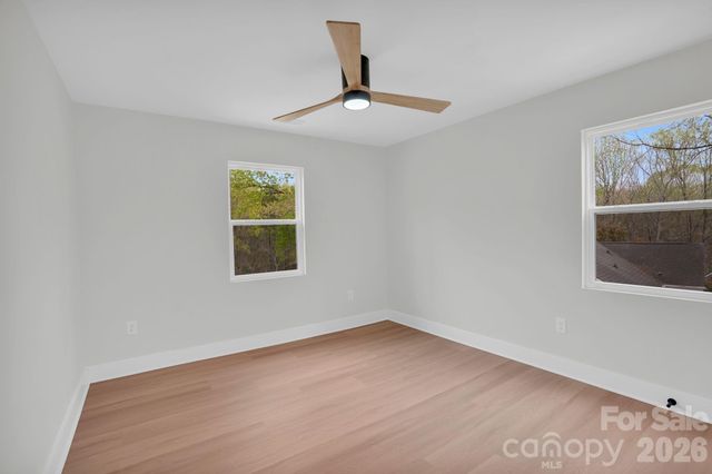 2011 E Barden Road, Charlotte, NC 28226