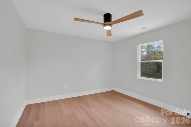 2011 E Barden Road, Charlotte, NC 28226