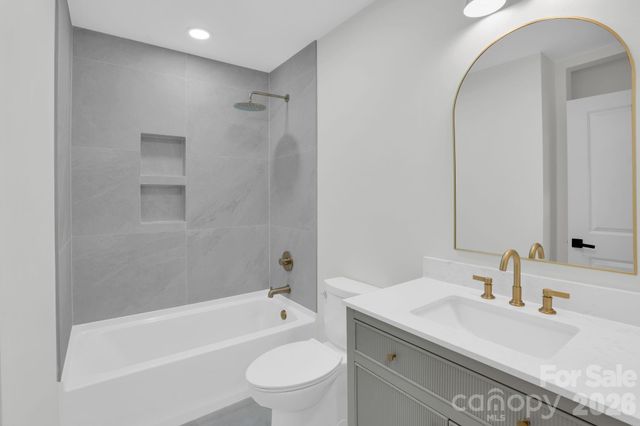 2011 E Barden Road, Charlotte, NC 28226