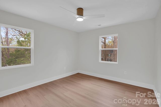 2011 E Barden Road, Charlotte, NC 28226