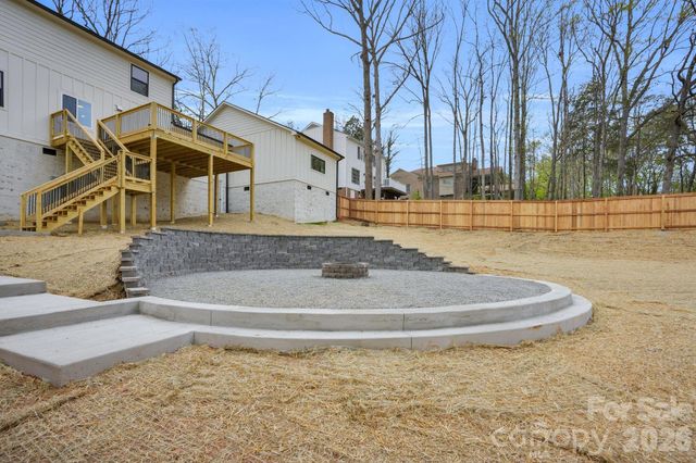 2011 E Barden Road, Charlotte, NC 28226