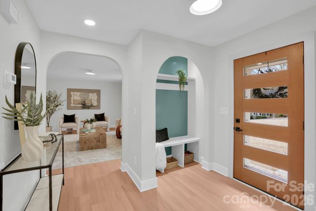 2011 E Barden Road, Charlotte, NC 28226