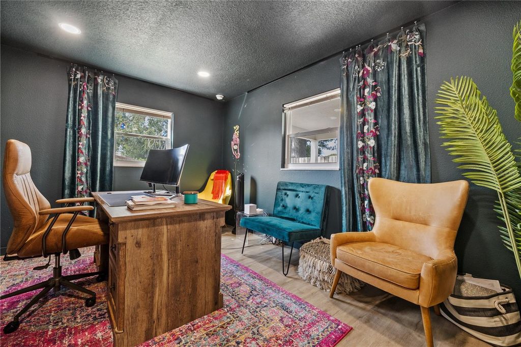 Image 12 of property listing at 4006 W STATE STREET, Tampa, FL 33609
