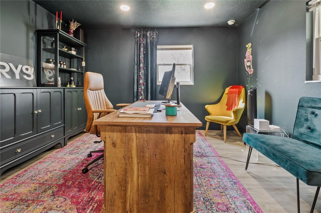 Image 13 of property listing at 4006 W STATE STREET, Tampa, FL 33609